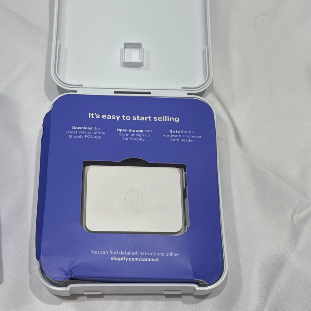 Shopify Chip & Swipe credit card Reader - White model S1701